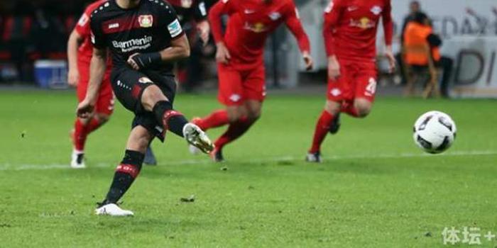  圣保利升班马表现抢眼，德甲首秀赢得赞誉